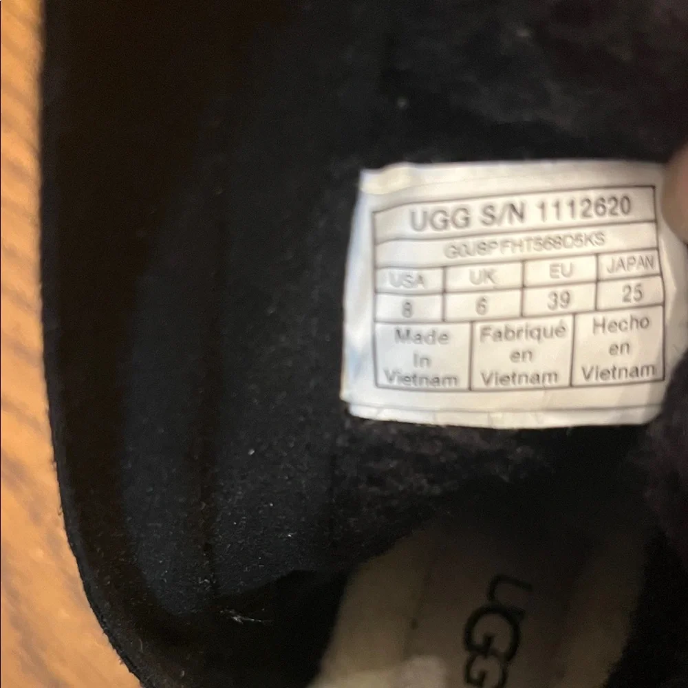 UGG cozy elegant